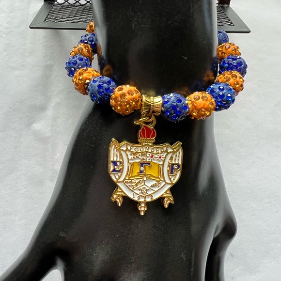 Sigma Gamma Rho Beaded Bling Shield Elastic Charm Bracelet - Picture 6 of 7